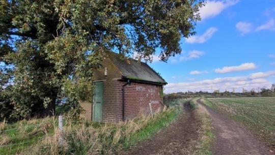 Telephone repeater   door