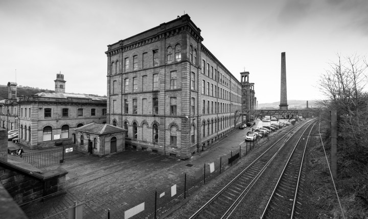 Industrial textile mill (Salts Mill), Saltaire, Bradford, Yorkshire, England, UK